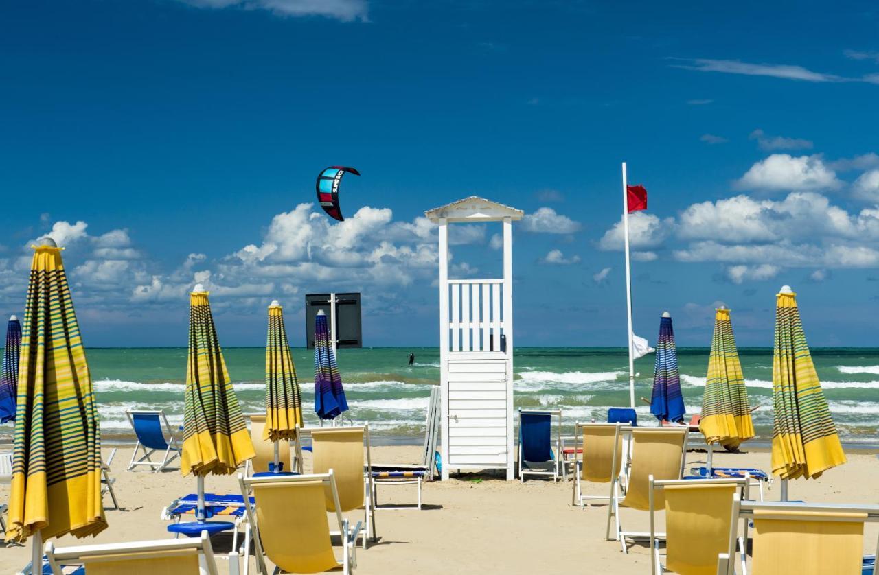 Hotel Holiday Vasto Ngoại thất bức ảnh