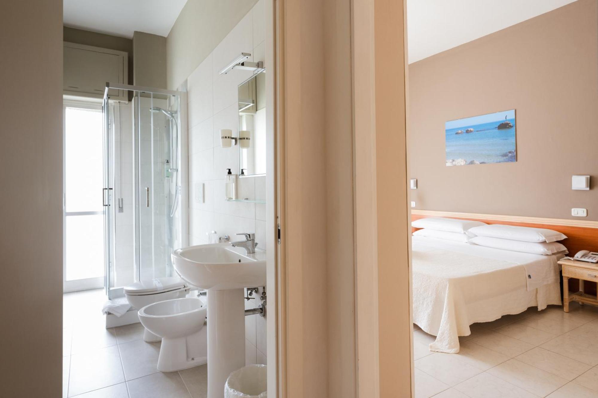 Hotel Holiday Vasto Ngoại thất bức ảnh