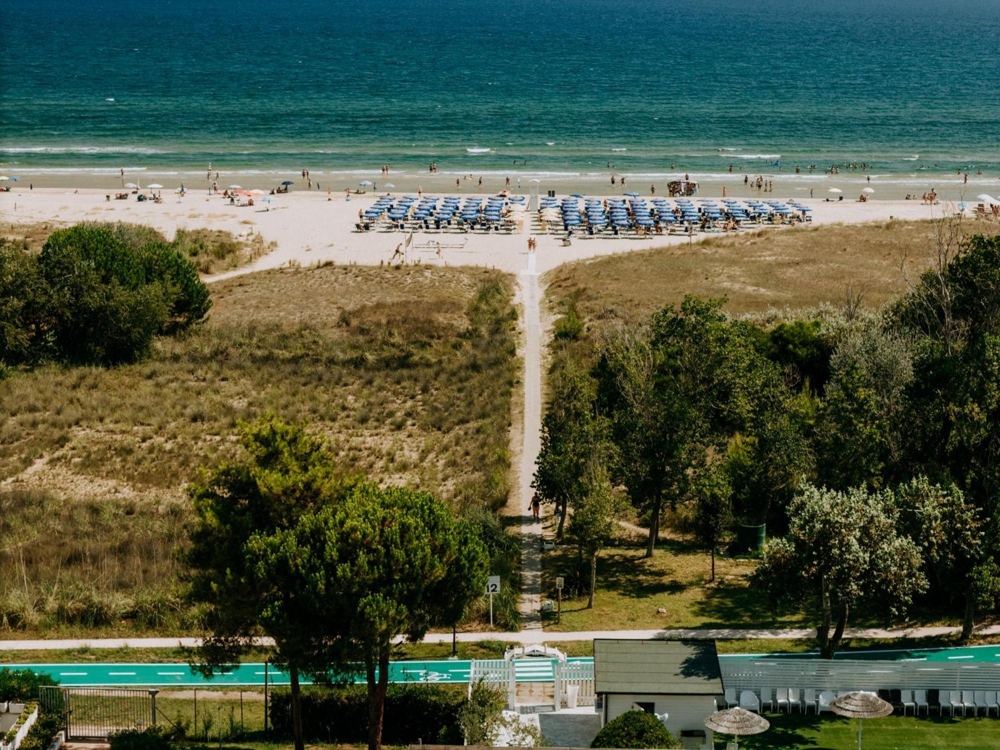 Hotel Holiday Vasto Ngoại thất bức ảnh