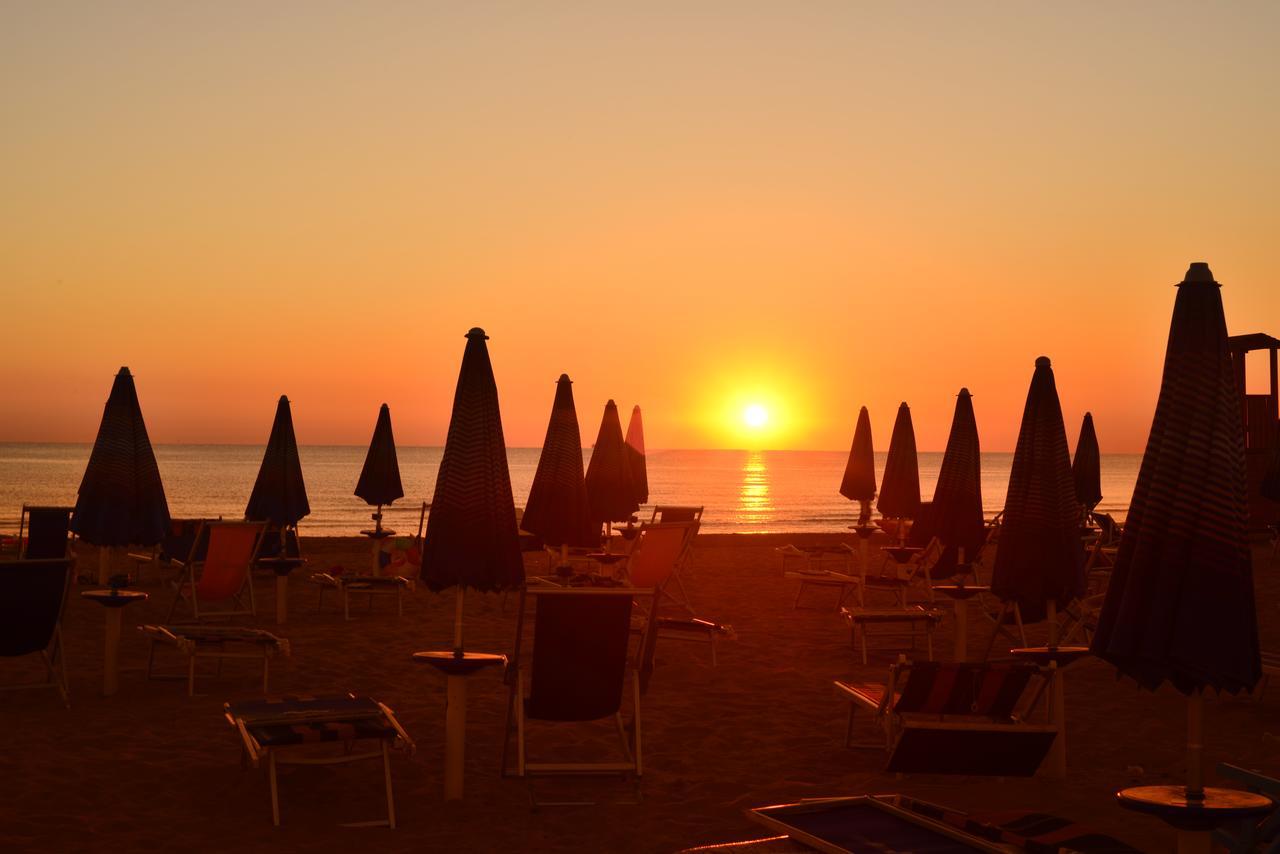 Hotel Holiday Vasto Ngoại thất bức ảnh