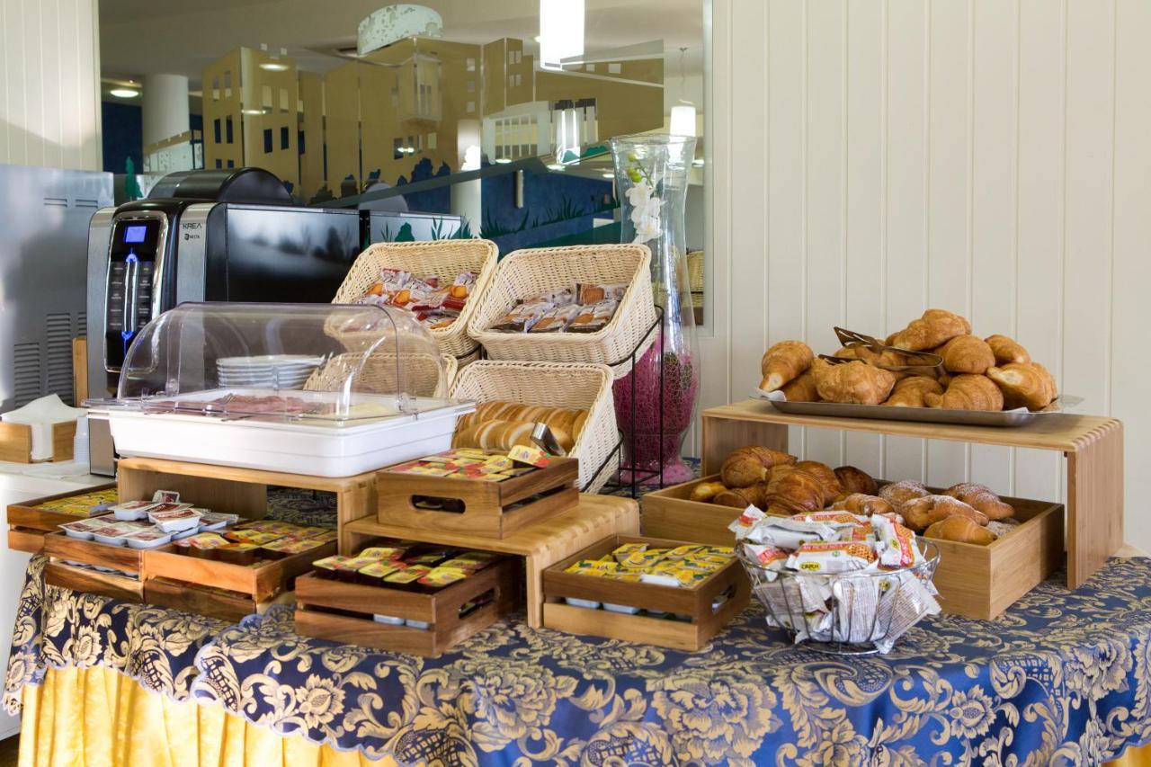 Hotel Holiday Vasto Ngoại thất bức ảnh